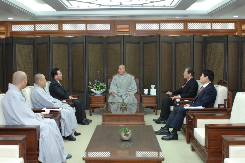 2010.02.22_정몽준 대표, 주호영 장관 오찬 (16)